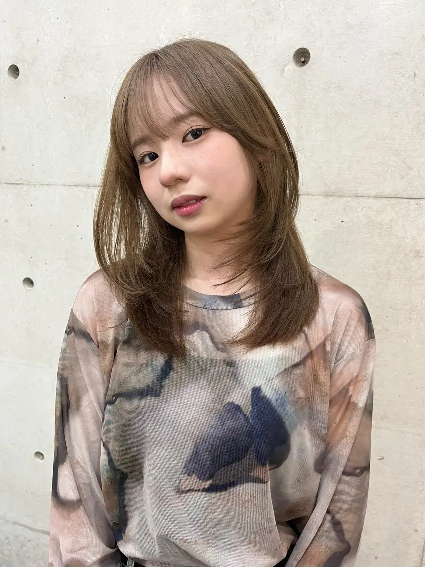 ミディアム レイヤーカット YUIMARL / 𝐂𝐇𝐈𝐊𝐀のヘアスタイル