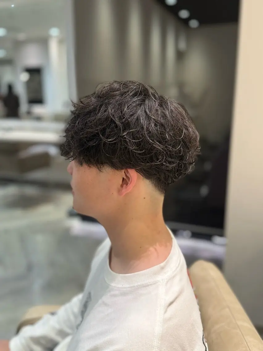 カット✂️➕波巻きスパイラルパーマ🌀➕ケアトリートメント【男性限定】 #フェザーパーマ#波巻きパーマ#シャドウパーマの写真