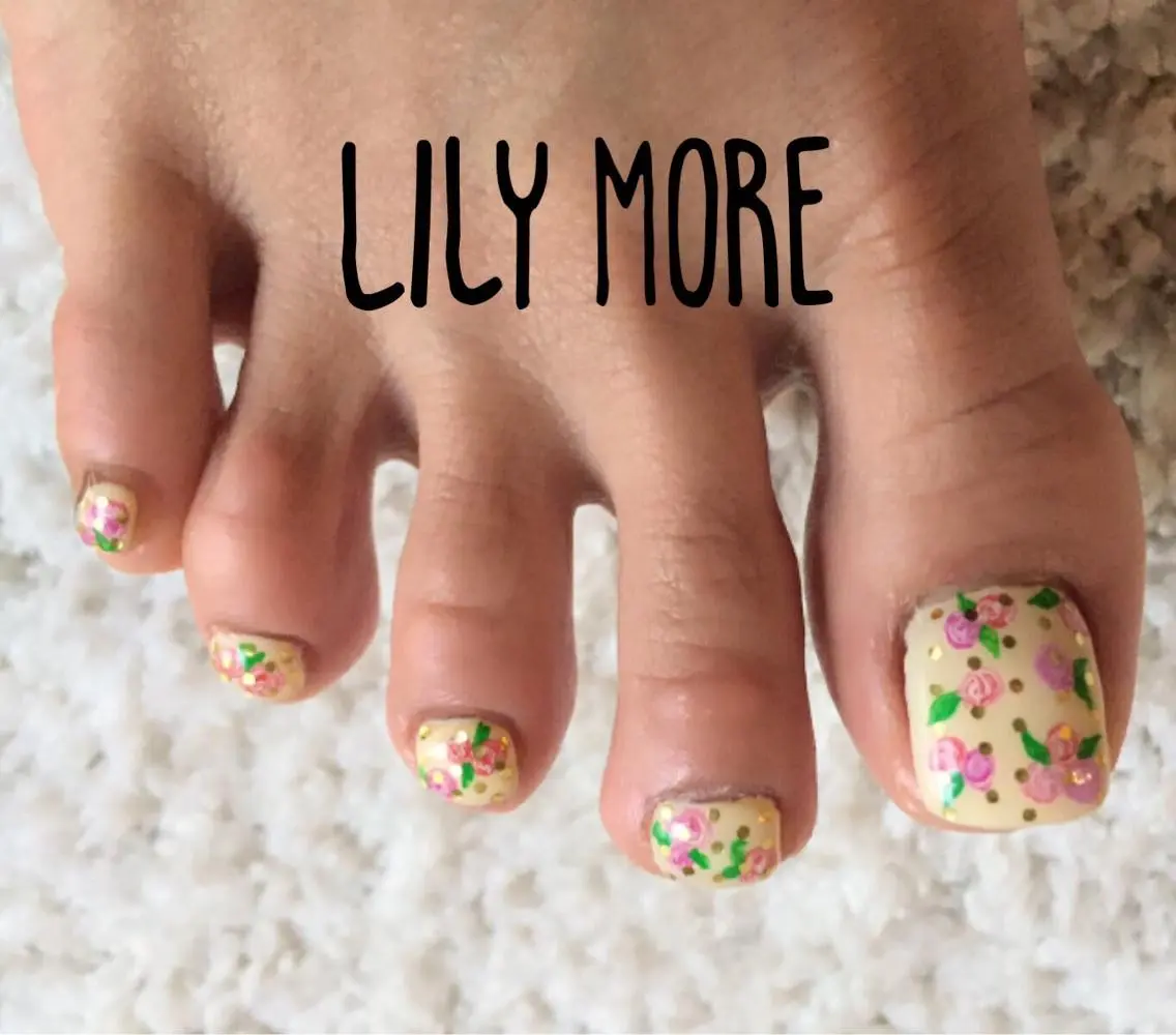 ネイル フラワーネイル フットネイル Lily closetのネイルデザイン