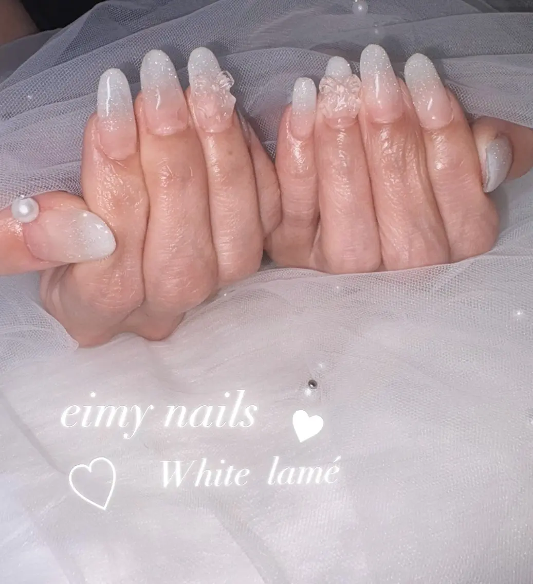 ネイル グラデーション ラメ(グリッター) ラメグラデーション ホワイト ハンドネイル eimy nails♡のネイルデザイン