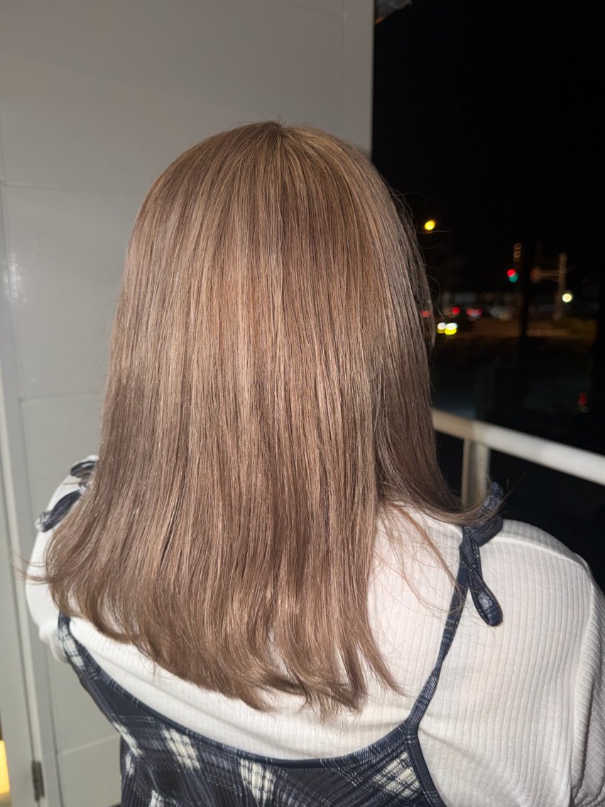 カラー ヘアカラー 🫯色味を楽しむハイ トーンカラーもえ🫯のヘアスタイル