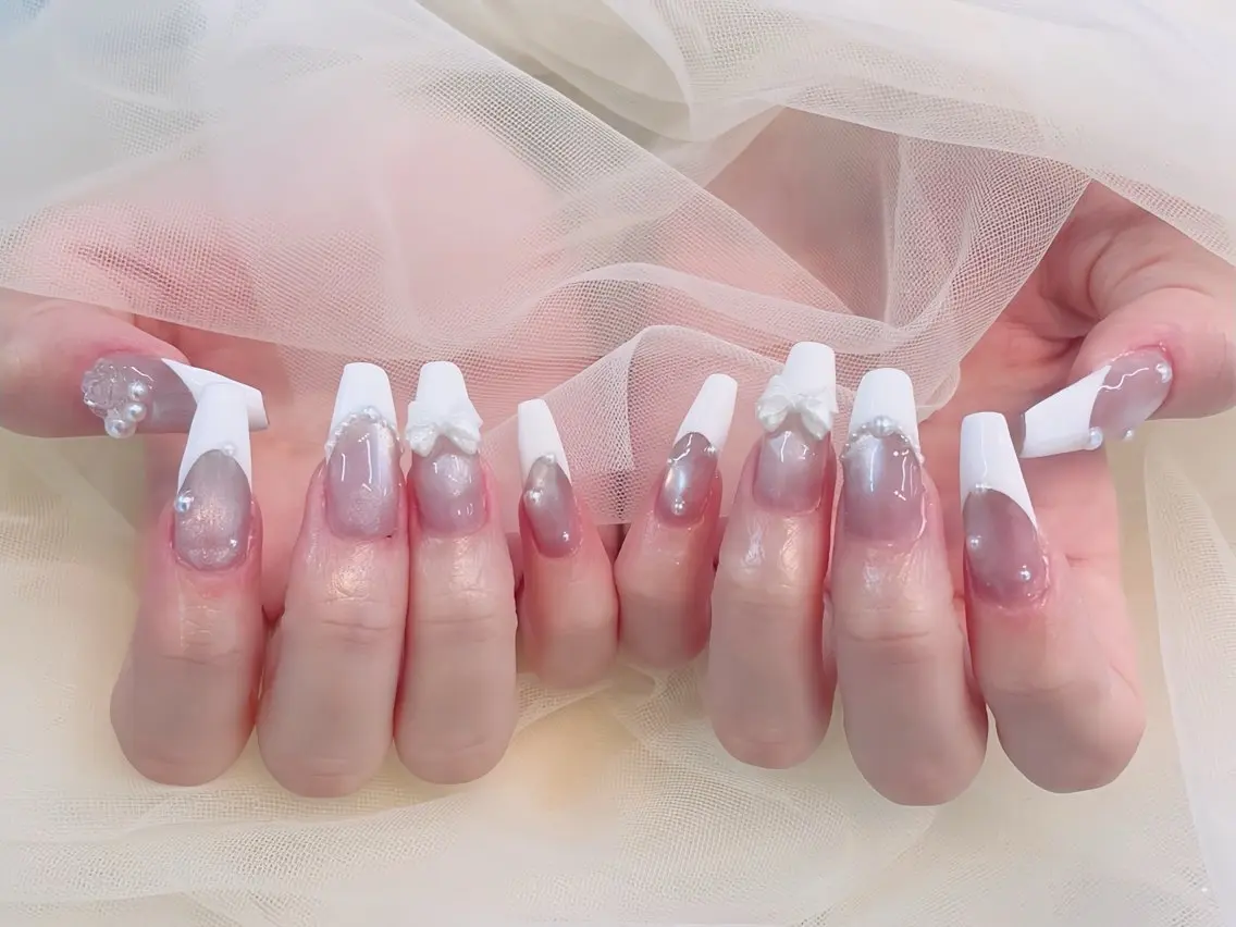 ネイル アートネイル フレンチネイル キラキラネイル 韓国ネイル マグネットネイル Rin Nail 新大久保店のネイルデザイン