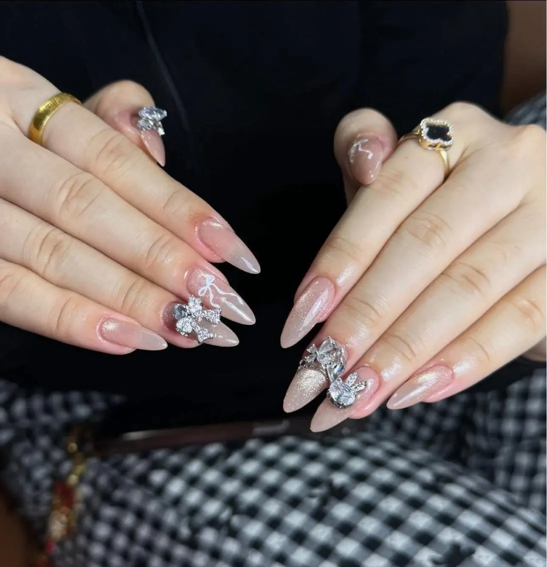 ネイル チークネイル フレンチネイル グラデーション キラキラネイル 韓国ネイル Minette nailHuongのネイルデザイン