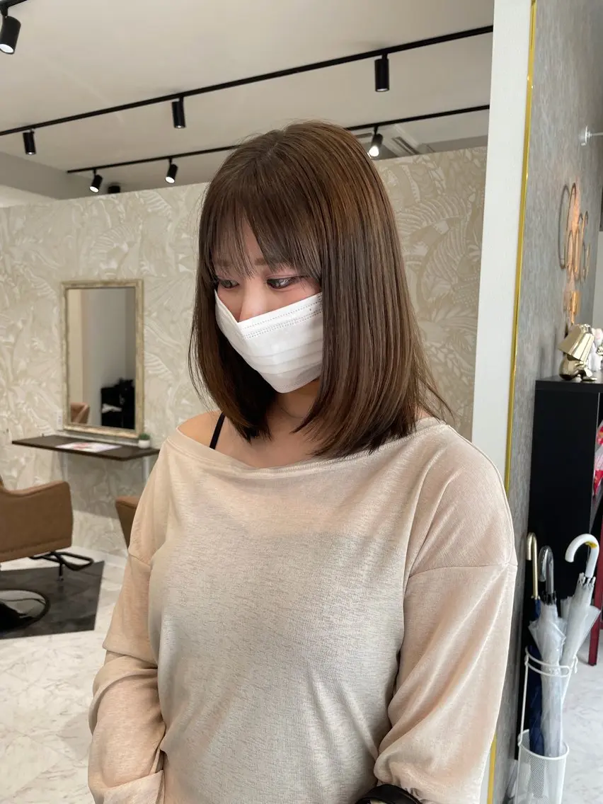 ミディアム ヘアカラー moe🥣レイヤー カット/透明感カラーのヘアスタイル