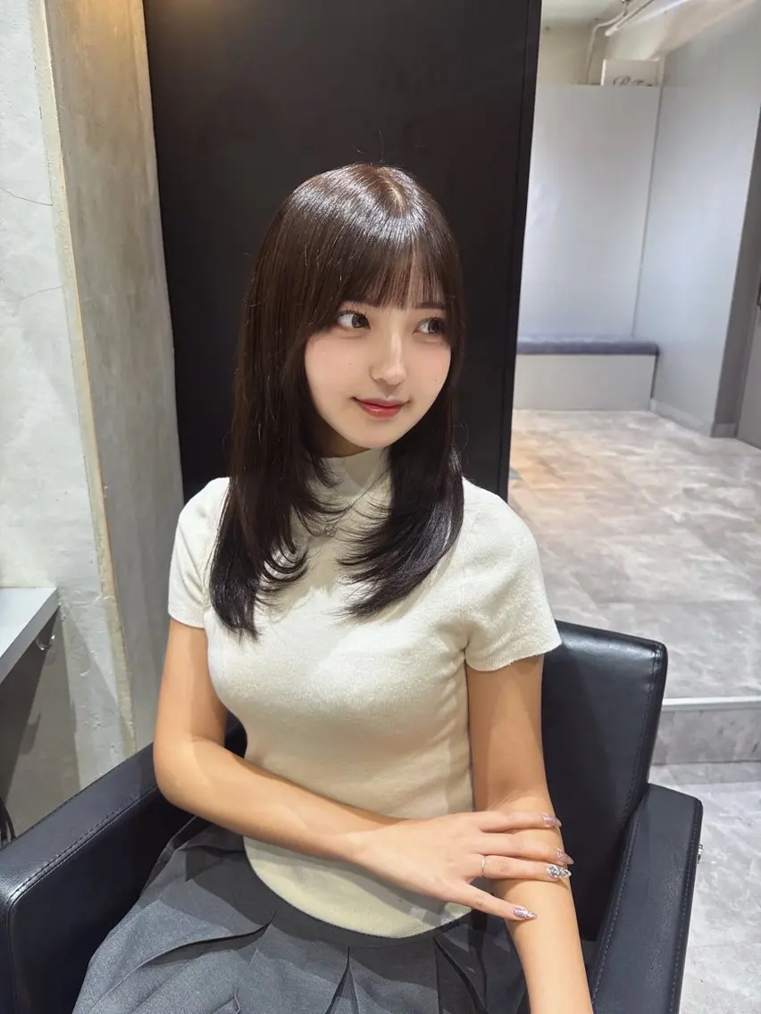 セミロング カラー カット ヘアカラー 縮毛矯正 トリートメント レイヤー×髪質改善 にちか🐰🎀のヘアスタイル