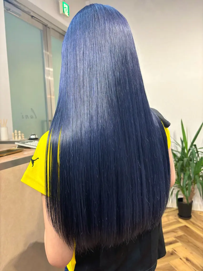 ロング カラー ブルーカラー ネイビーカラー ヘアカラー トリートメント SHOTO ハイトー ン/ブロンドカラーのヘアスタイル