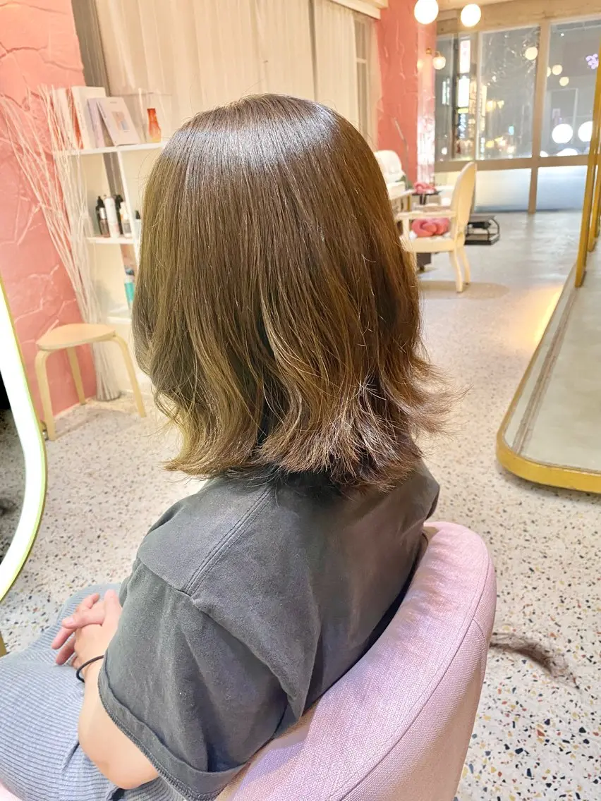 ミディアム 井出 くるみのヘアスタイル