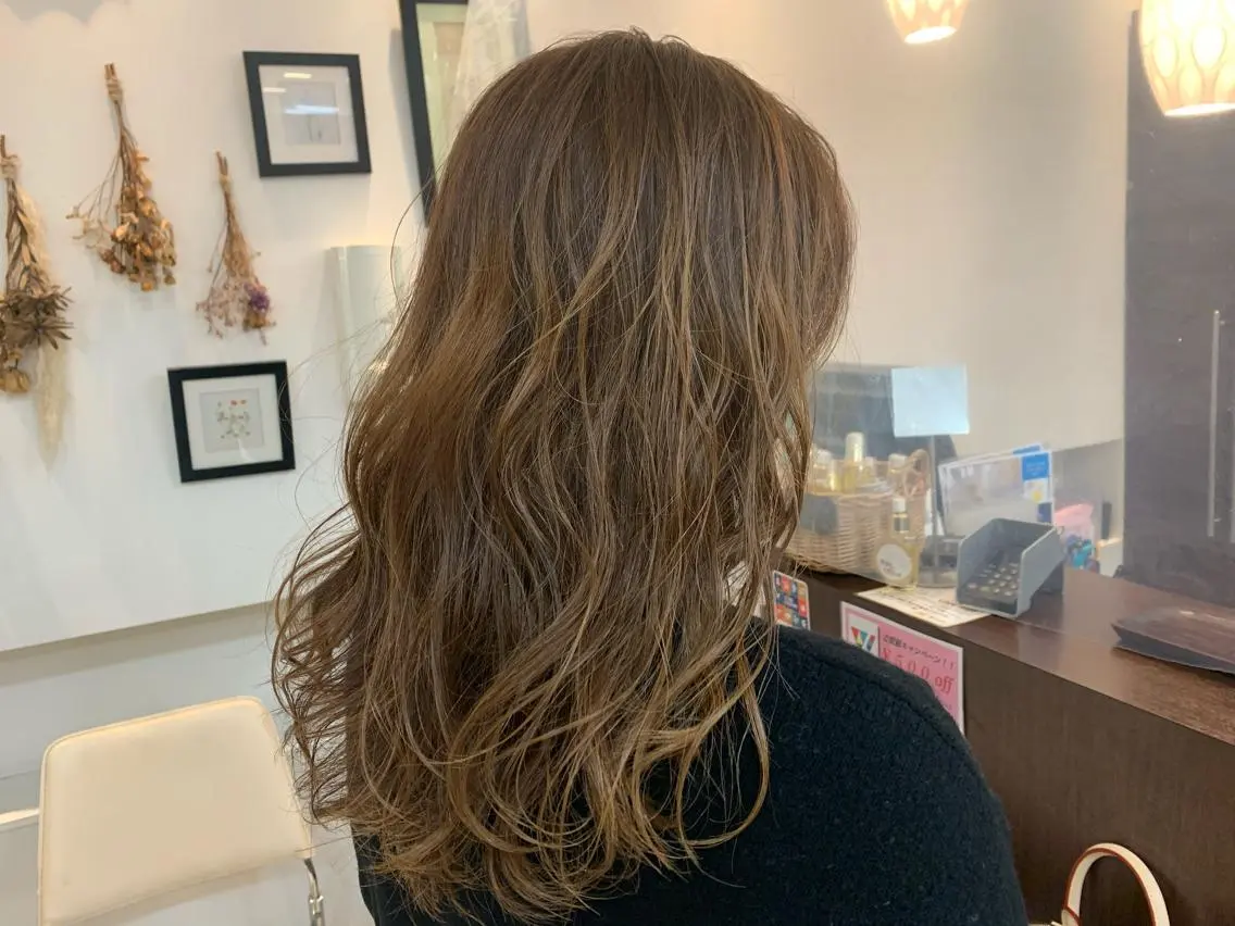 ロング カラー ベージュカラー ハイライトカラー ハイライト カット ヘアカラー トリートメント SOYON 🤍CHIZU🤍.のヘアスタイル