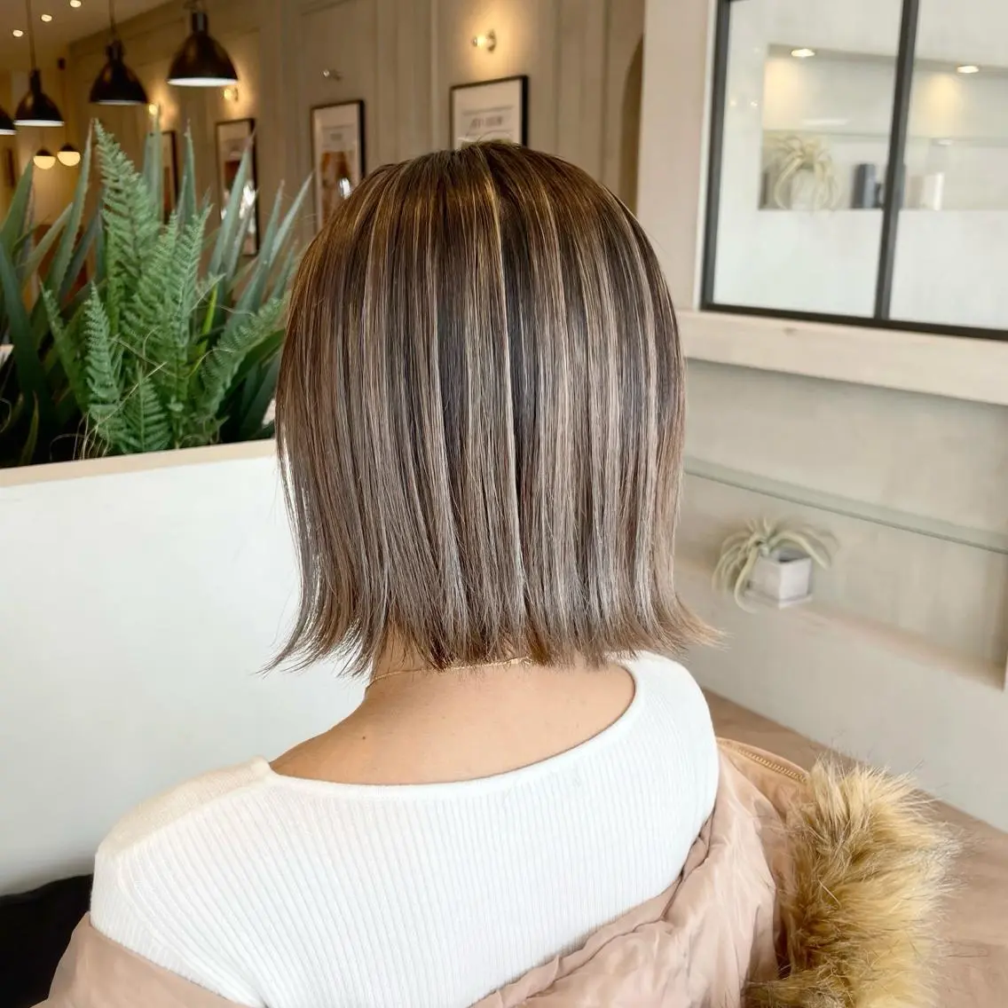 ショート カラー ヘアアレンジ バレイヤージュ デザインカラー ハイライトカラー 外国人風カラー ハイライト カット ヘアカラー トリートメント アンドウ ユウ/ レイヤーカット/韓国のヘアスタイル