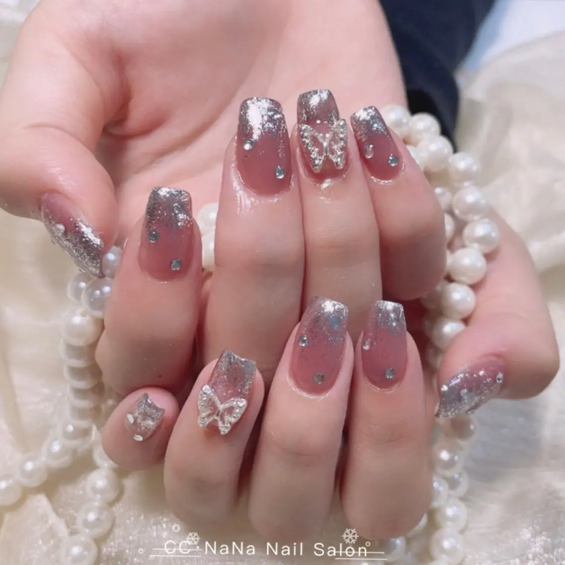 ネイル ラメ(グリッター) 持ち込み ワンホンネイル ハンドネイル CC  NaNa ワンホンネイル🌙Nのネイルデザイン