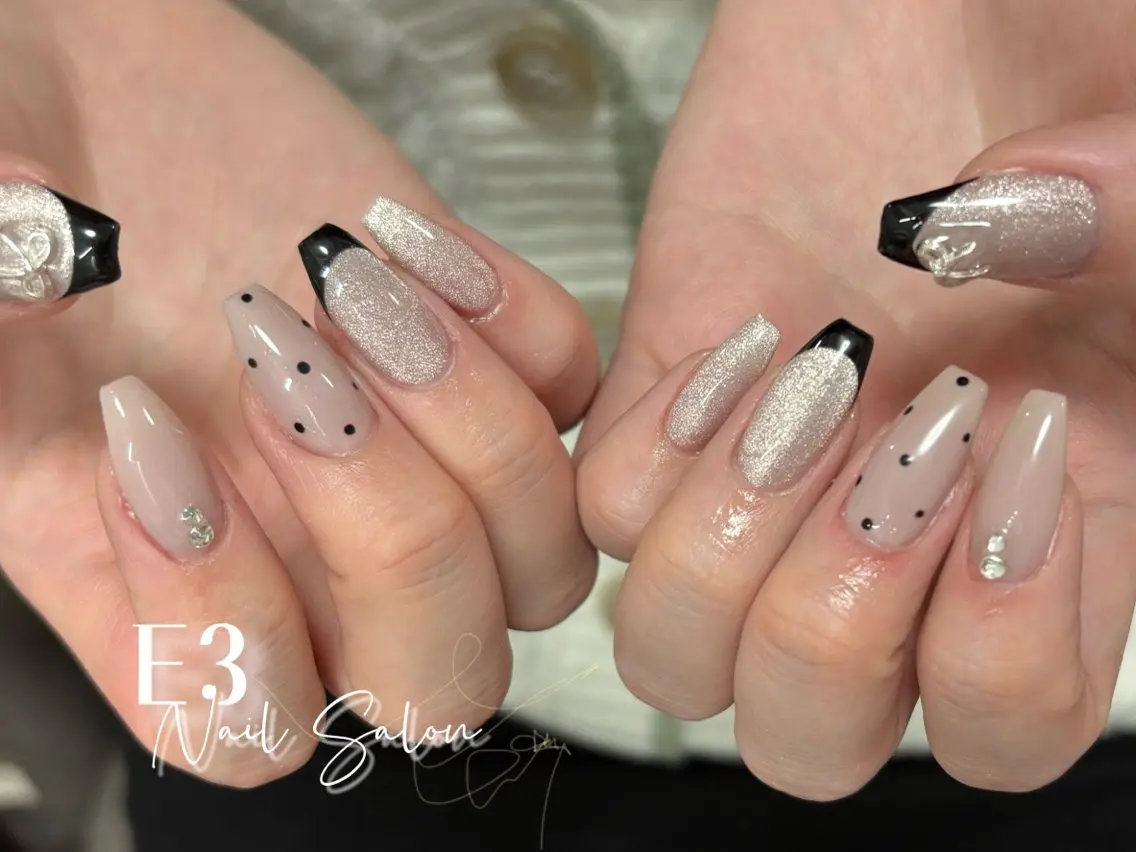 ネイル フレンチネイル ジェルネイル ガラスフレンチ グラデーション キラキラネイル ハンドネイル E3 Nail Salonのネイルデザイン
