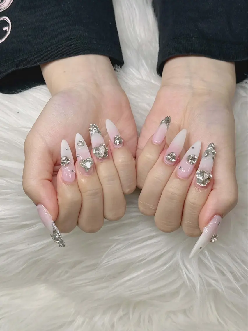 ネイル Lee Nailsのネイルデザイン