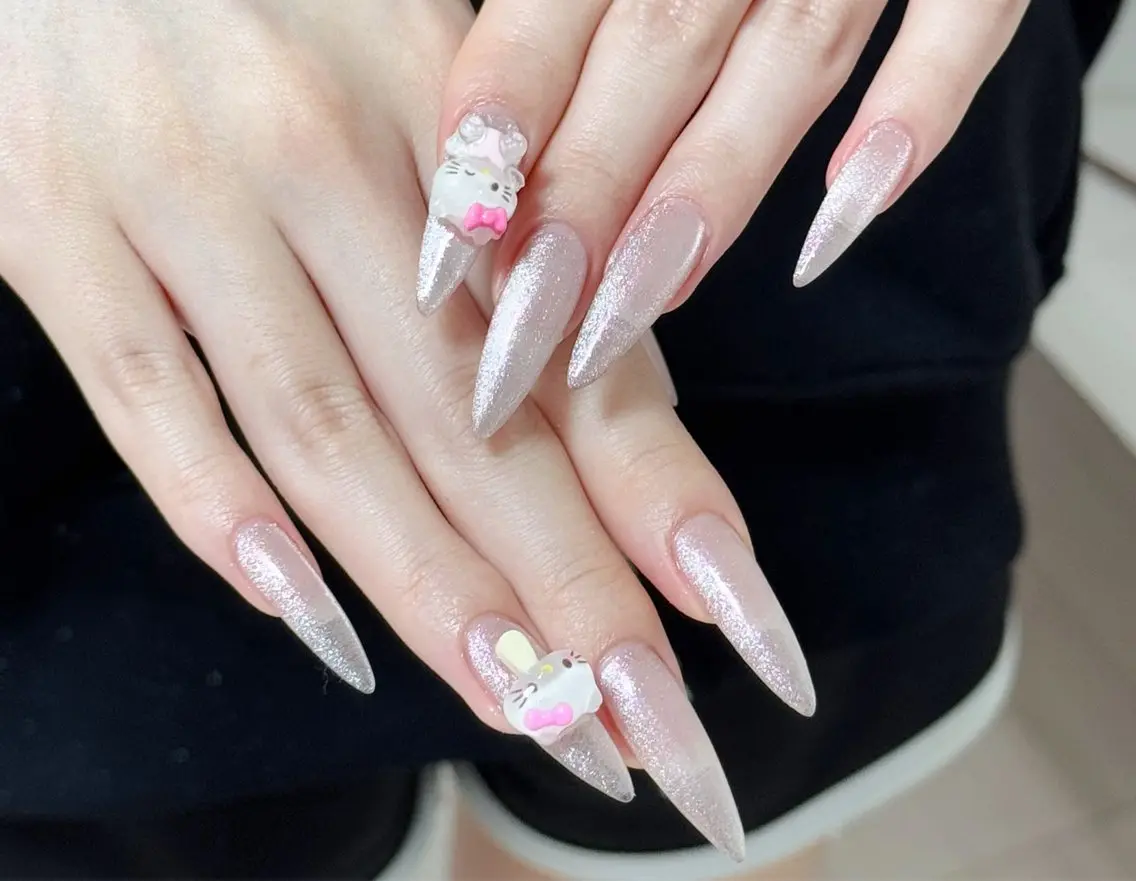 ネイル フレンチネイル グラデーション キラキラネイル 韓国ネイル マグネットネイル ハンドネイル 🎀🎀YooLi Nail Salonのネイルデザイン