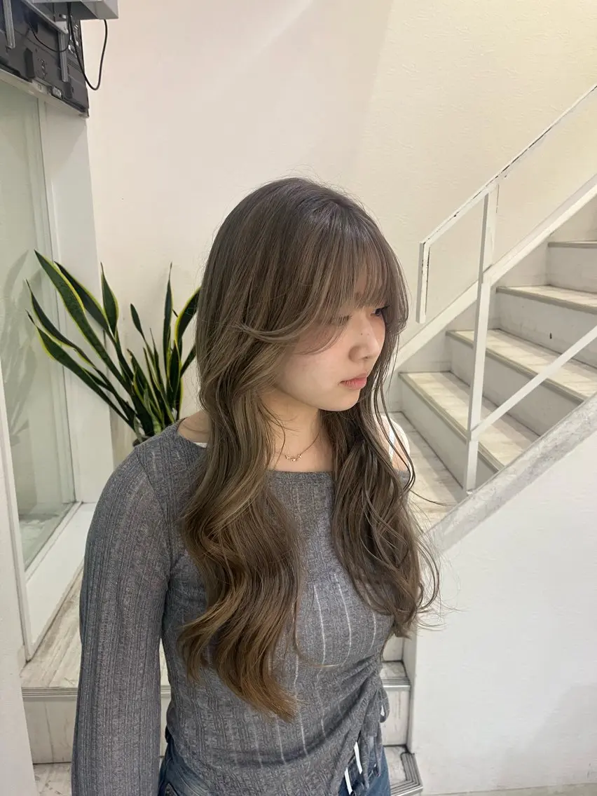 ロング カラー グレージュ ヘアカラー [TIDEHAIR] MIYUのヘアスタイル