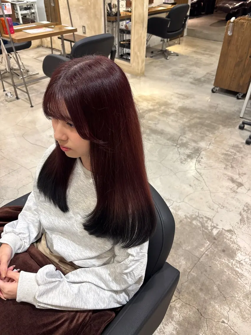 ロング カラー レッドカラー ヘアカラー トリートメント ツヤカラー🫧Sae ネイルモデル募集中のヘアスタイル