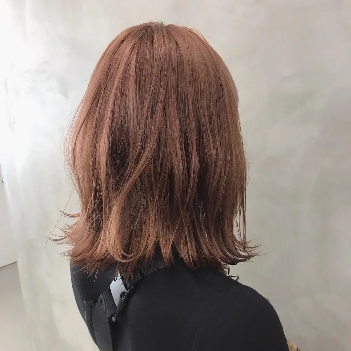 ミディアム カラー ベージュカラー ブリーチ ピンクカラー ピンクベージュ 🐝 hachi🐝のヘアスタイル