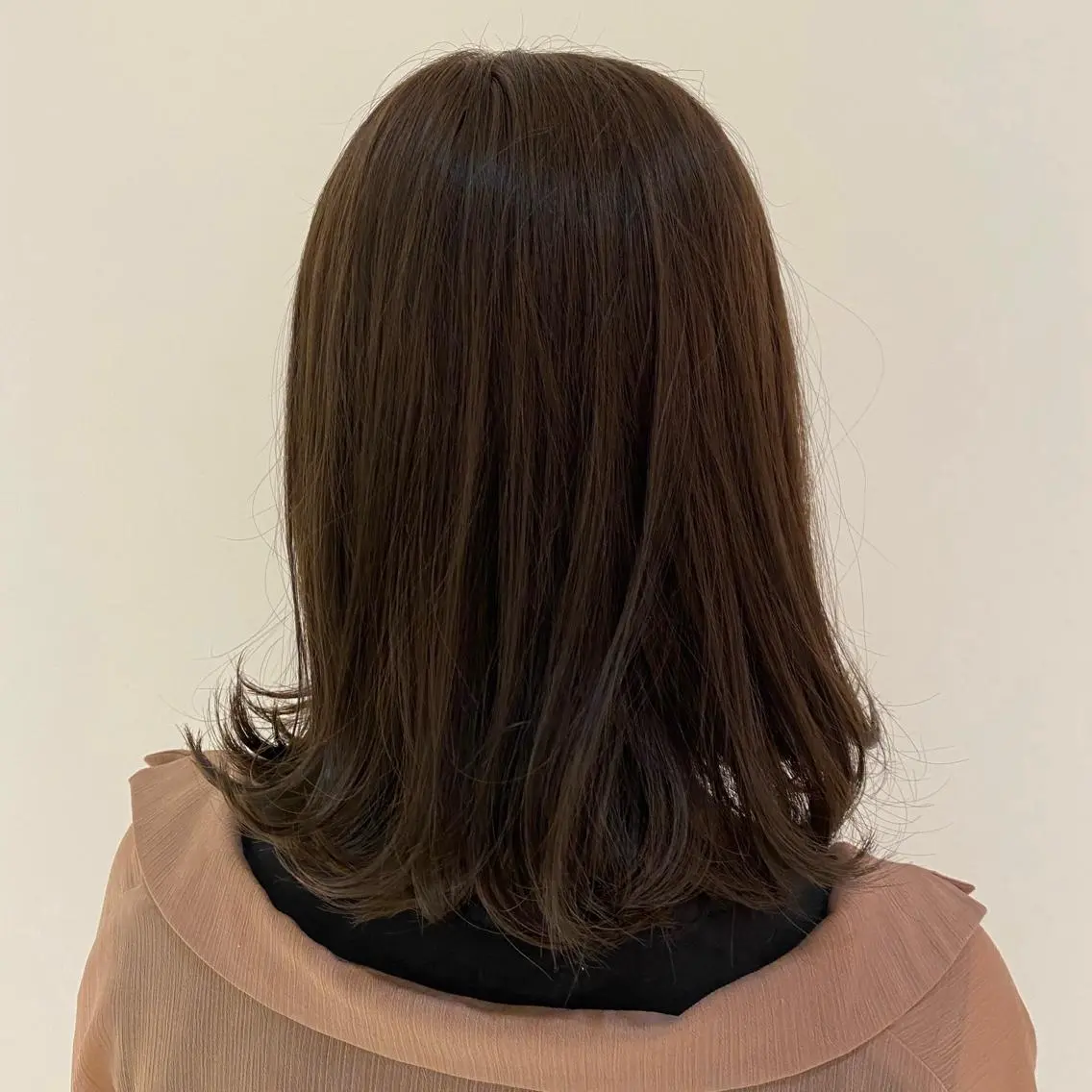ミディアム カラー ベージュカラー🐑 レイヤー🤎塚原優芽のヘアスタイル