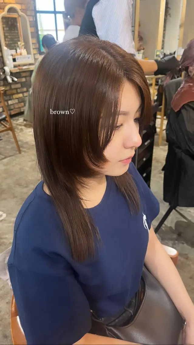 セミロング 顔周りカット レイヤーカット 小顔カット 光本 杏のヘアスタイル