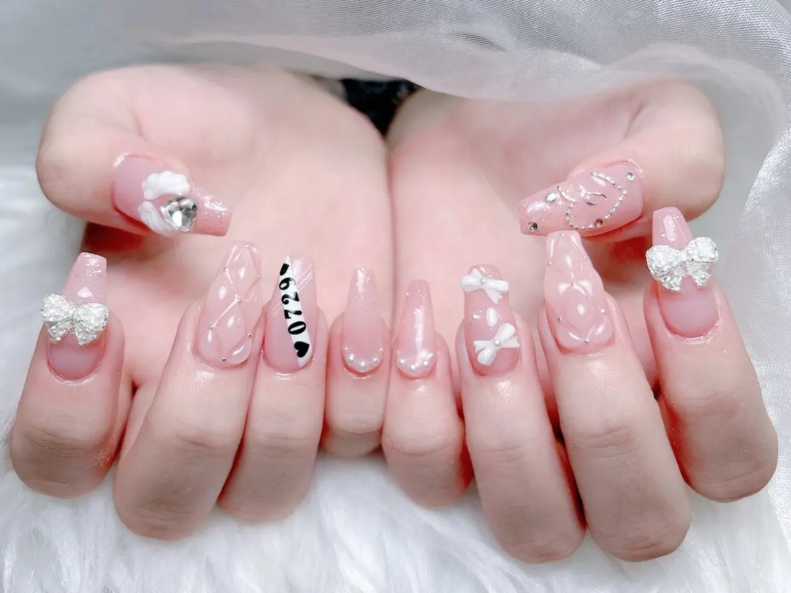 ネイル 成人式 ロングネイル マグネットネイル 大理石ネイル(マーブル) リボン ハンドネイル MoMoA Nail ネイル長さ出し専門店のネイルデザイン