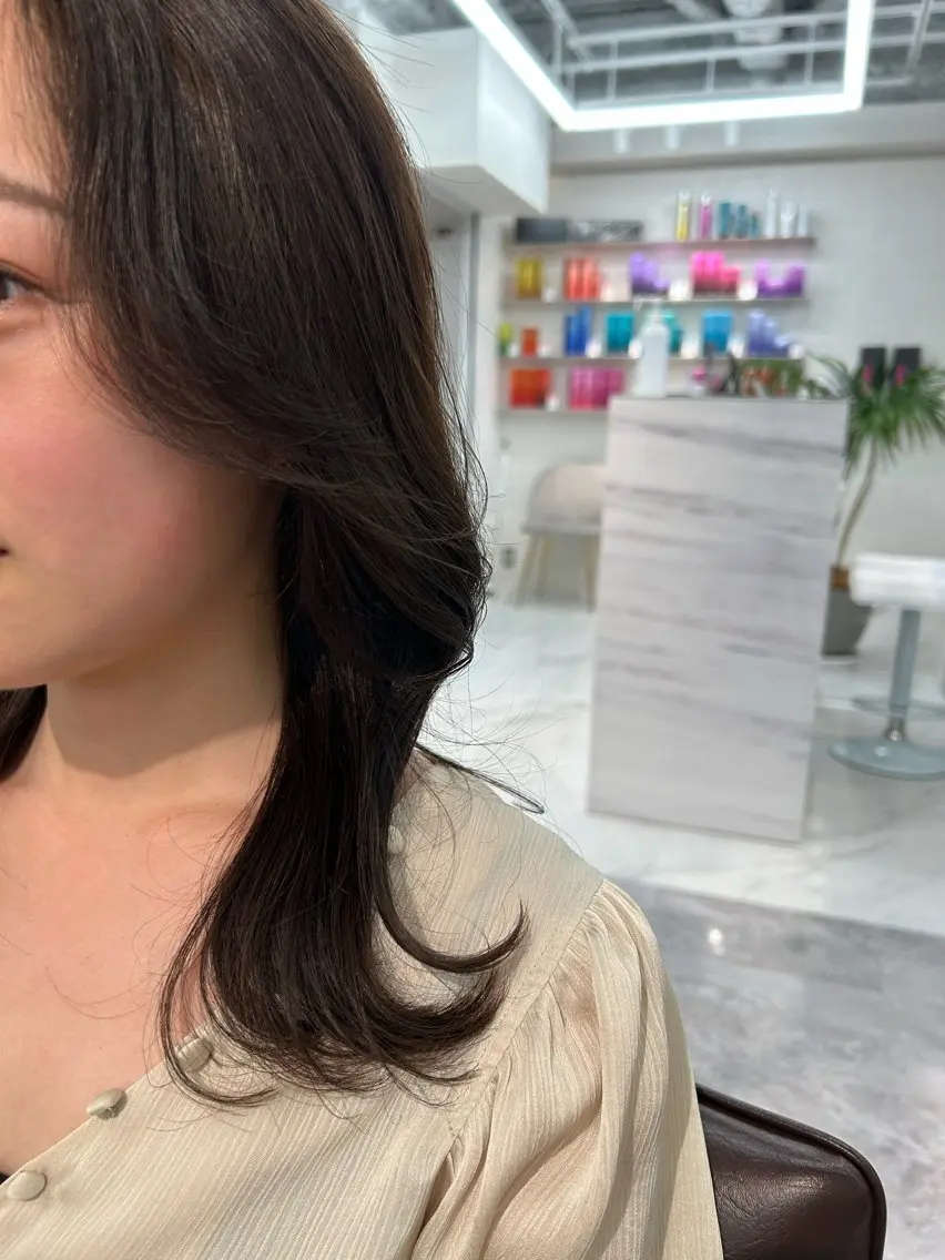 セミロング 顔周りカット 韓国風ヘア 豊島 璃奈のヘアスタイル