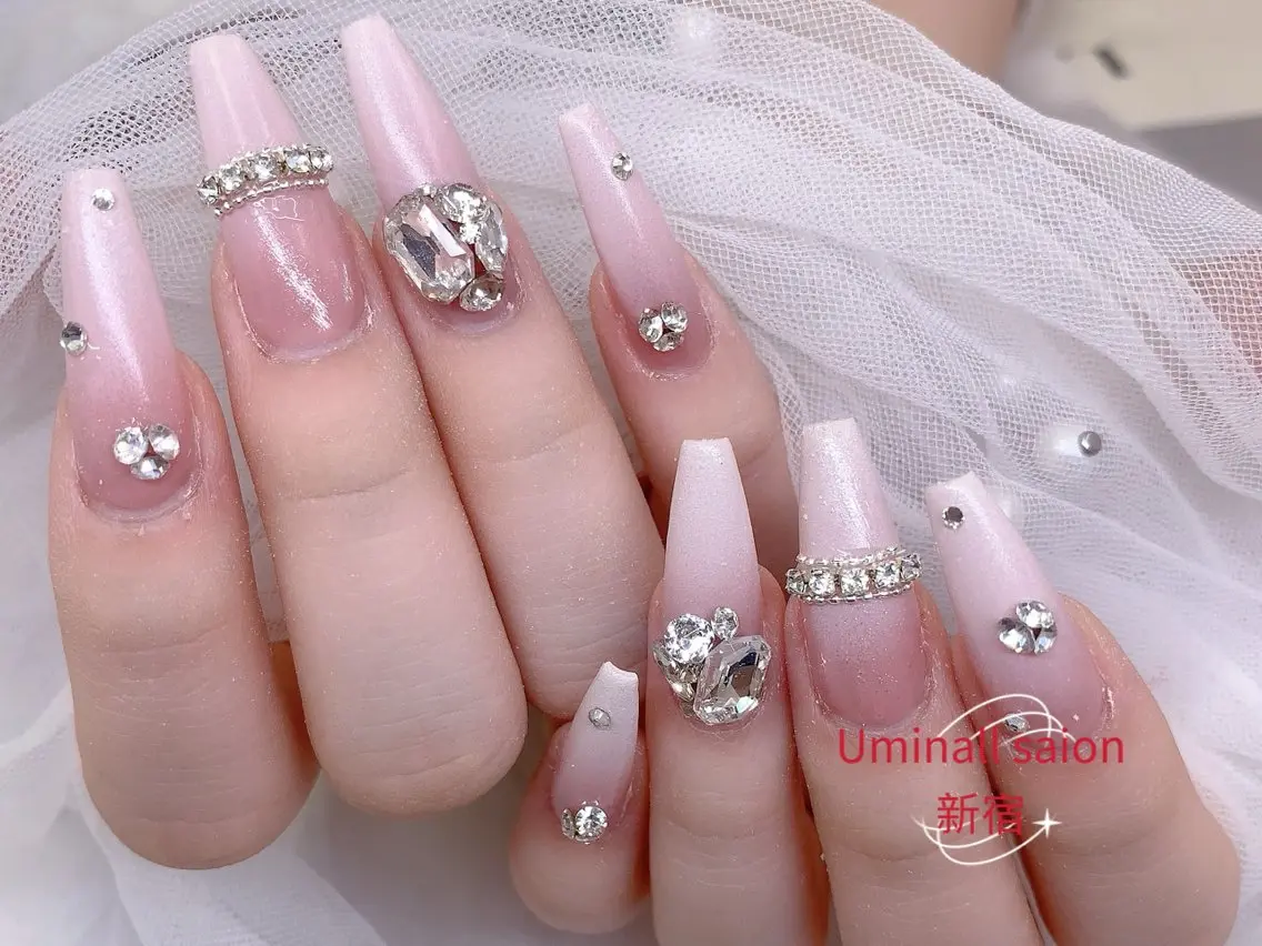 ネイル UMI ネイルサロン新宿🎀のネイルデザイン
