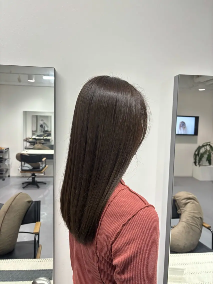 セミロング カラー 松崎 真衣のヘアスタイル