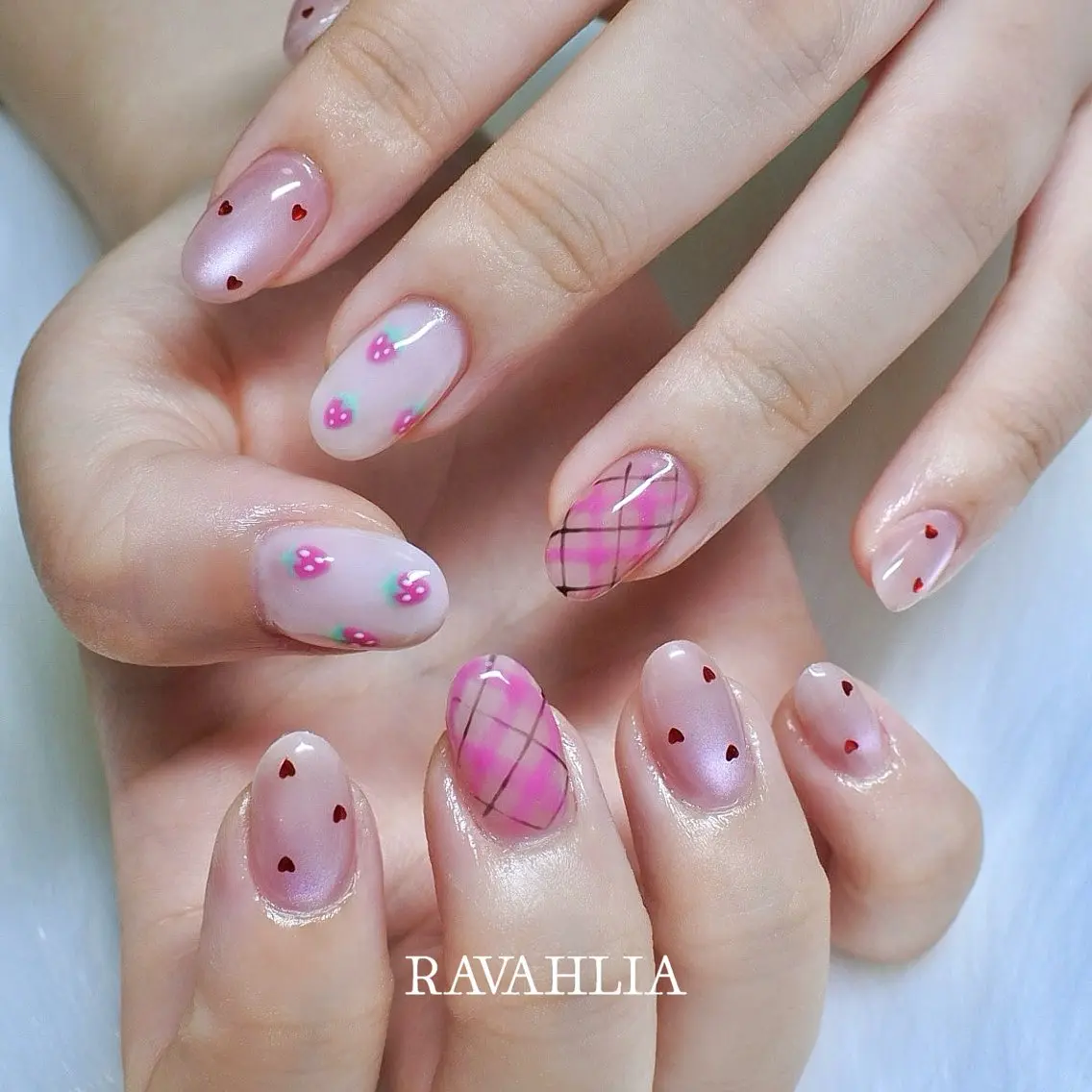 ネイル ハンドネイル nail room RAVAHLIAのネイルデザイン