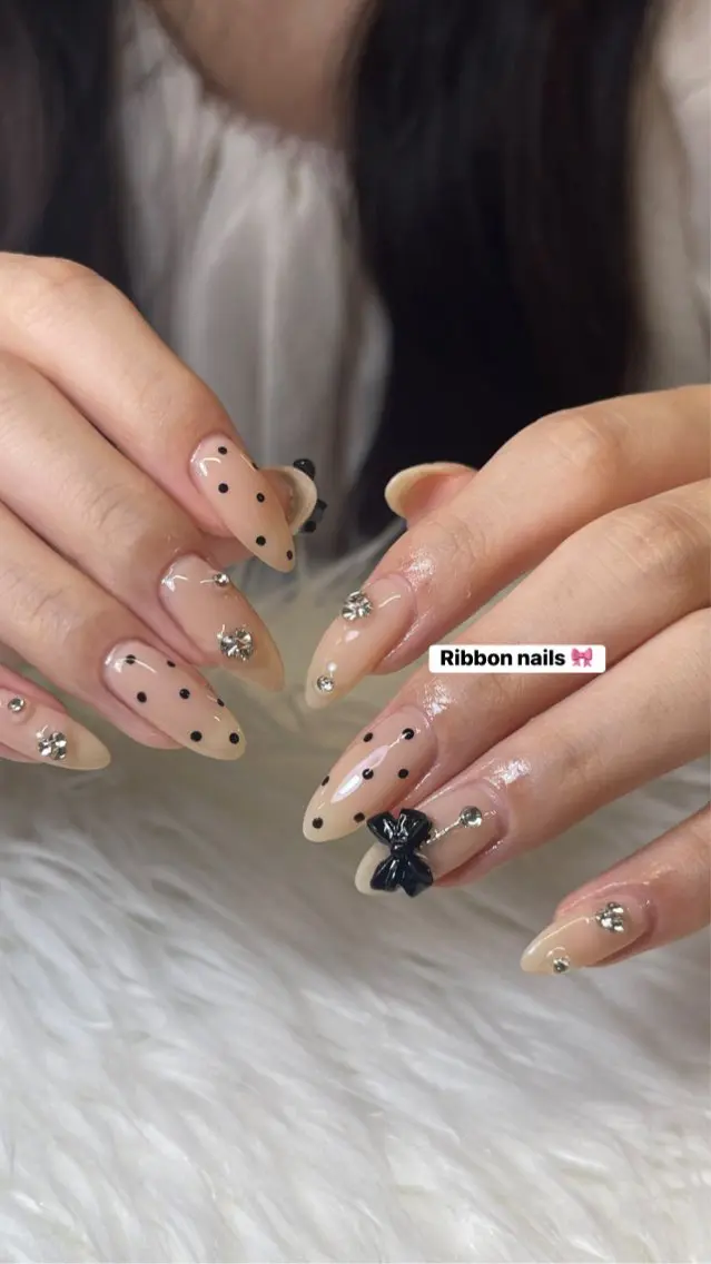 ネイル フレンチネイル ジェルネイル マグネットネイル 持ち込み ニュアンスネイル NiJi Nailsのネイルデザイン