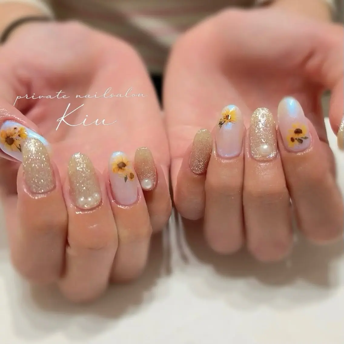 ネイル ジェルネイル ゴールド ラメ(グリッター) ミラーネイル ニュアンスネイル kiu nailsalonのネイルデザイン