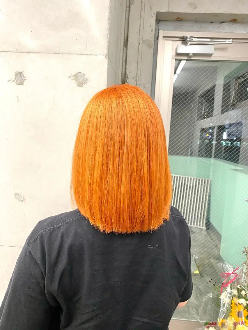 ミディアム カラー ブリーチ オレンジ 縮毛矯正 齋藤 椋哉のヘアスタイル