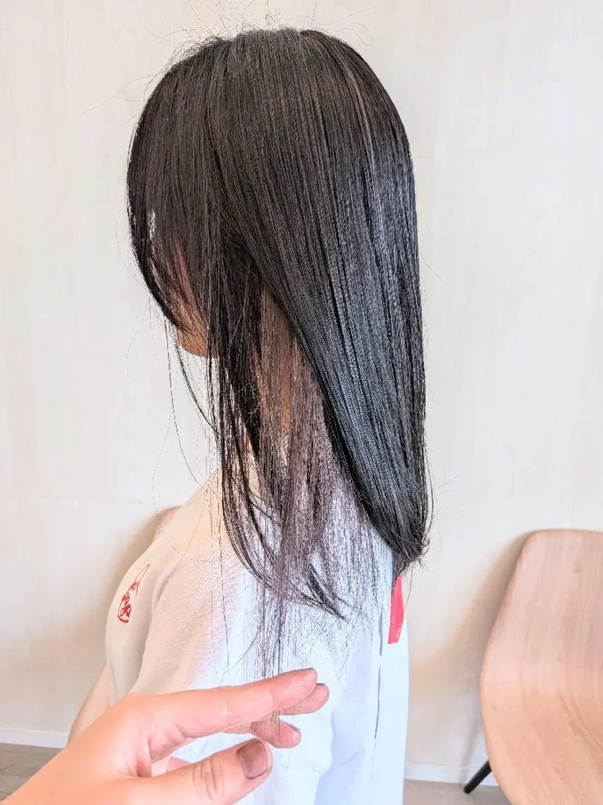 セミロング ヘアカラー MI NAのヘアスタイル