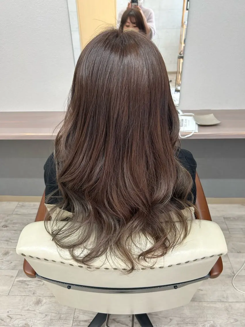 セミロング 久保山 友奈のヘアスタイル