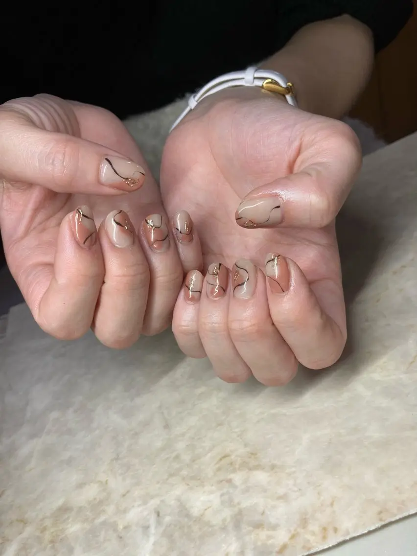ネイル elu :nail&eyeのネイルデザイン