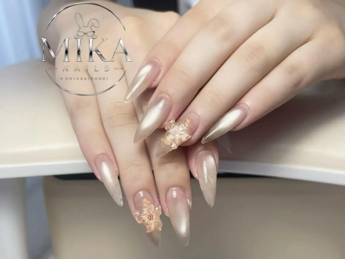 ネイル ロングネイル マグネットネイル ワンホンネイル ハンドネイル Luna Mikaのネイルデザイン