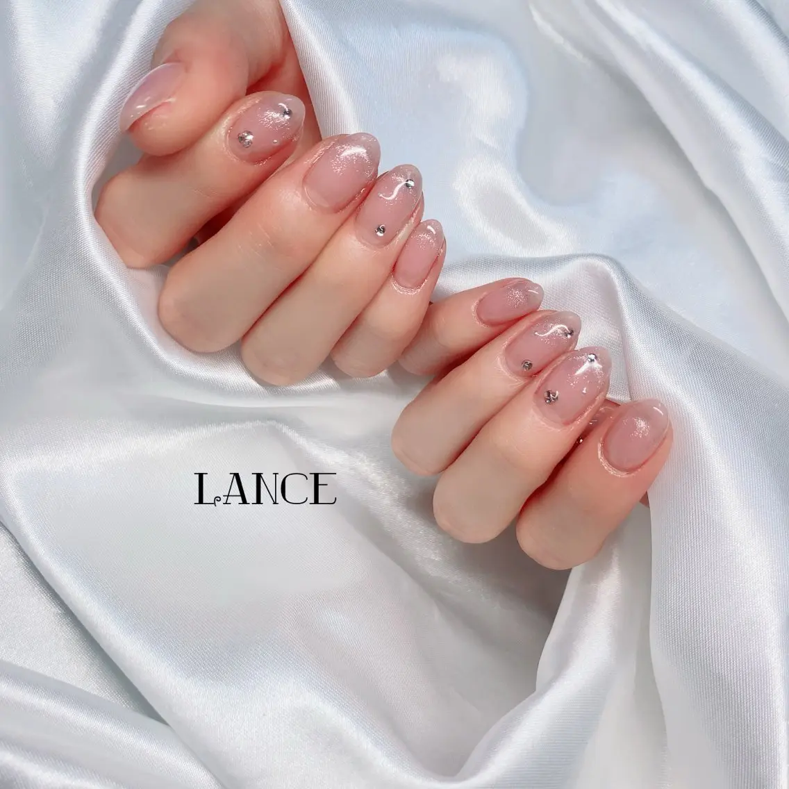 ネイル オーロラネイル フレンチネイル グラデーション キラキラネイル 韓国ネイル ハンドネイル Lance nailのネイルデザイン
