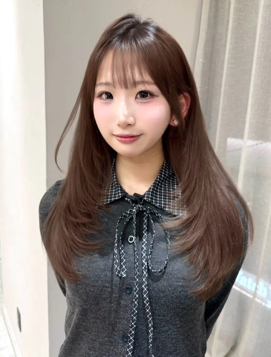 ロング カラー ブラウンカラー マロンブラウン くびれヘア 顔周りカット ハイレイヤー カット ヘアカラー 上之浦 咲那のヘアスタイル