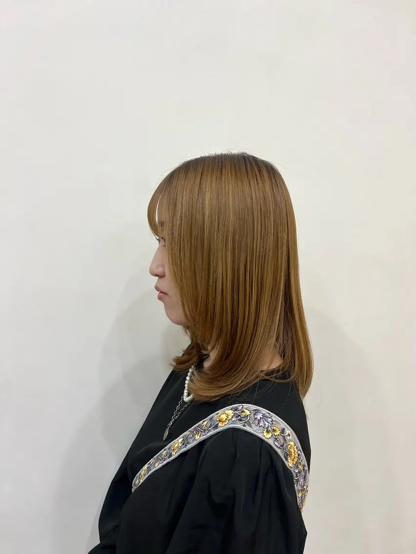 ミディアム 顔まわりレイヤー 顔周りカット レイヤーカット いまい しずかのヘアスタイル