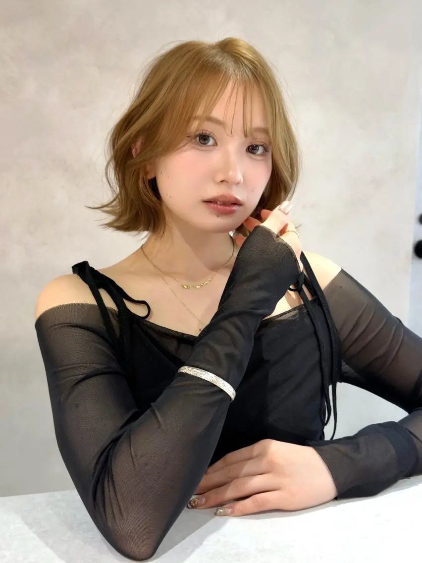 ミディアム ✨レイヤー・ブリーチ なしダブル特化✨のヘアスタイル