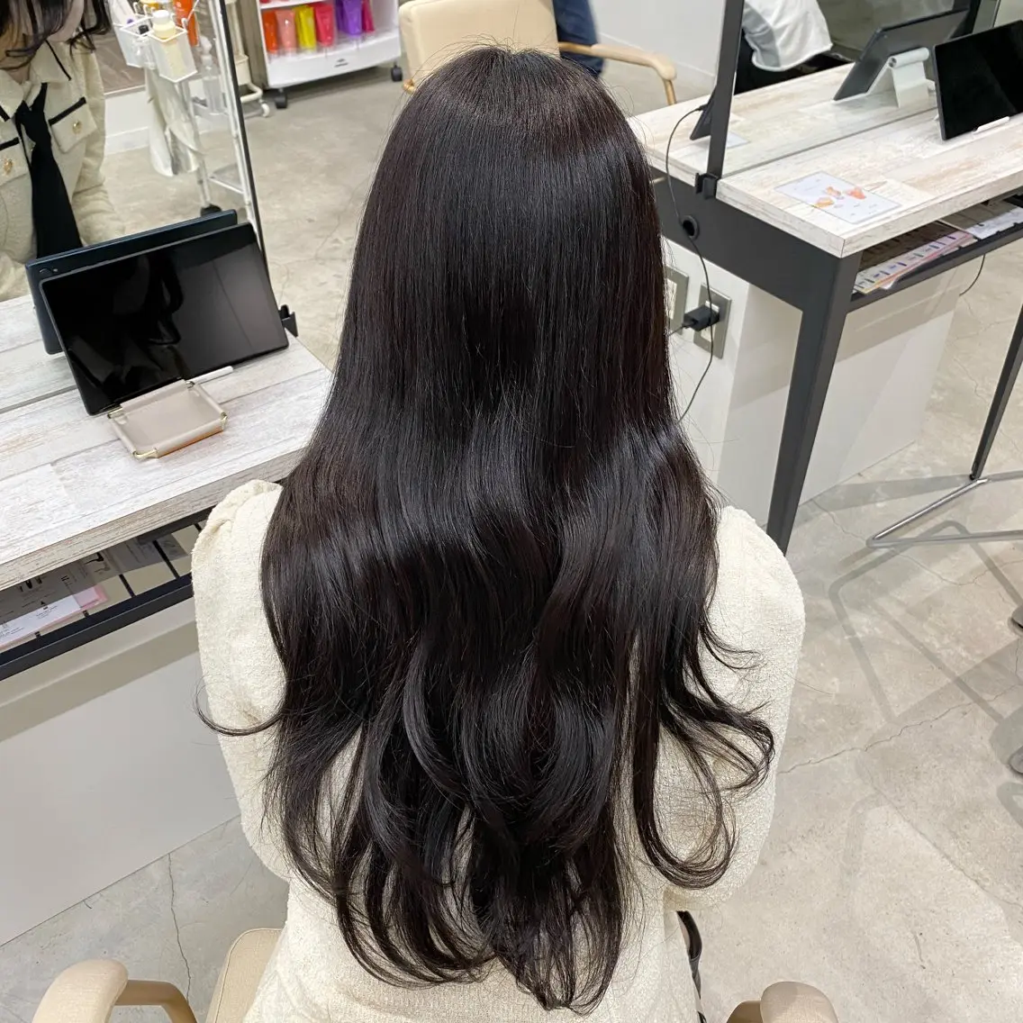 ロング カラー 黒髪 ラベンダーカラー ブリーチなしカラー 🤍　Mihanaのヘアスタイル