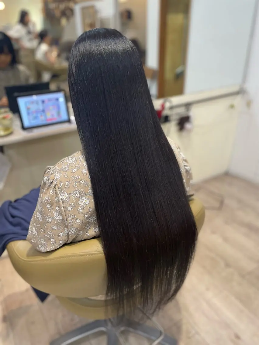 ロング ヘアカラー 茅野 あゆ美のヘアスタイル
