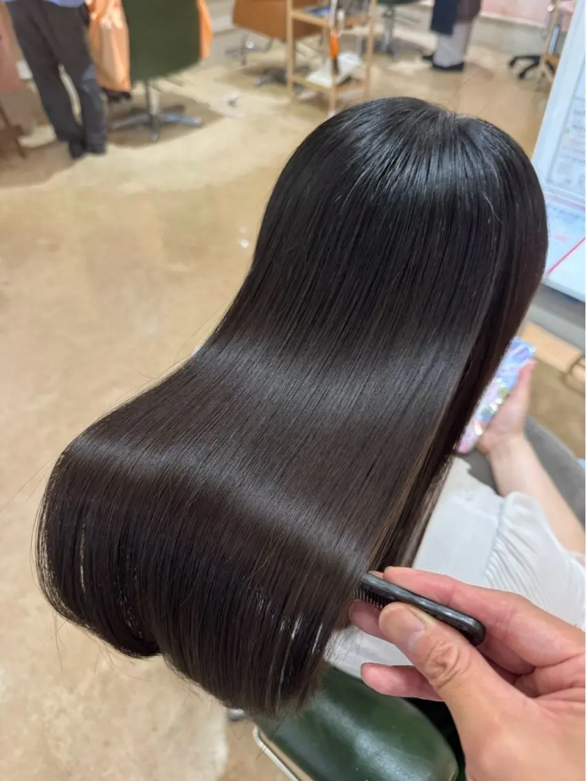 ロング カラー ブラウンカラー チョコレートブラウン ヘアカラー 🩶透明感・艶カラー 🩶ひいな🩶のヘアスタイル
