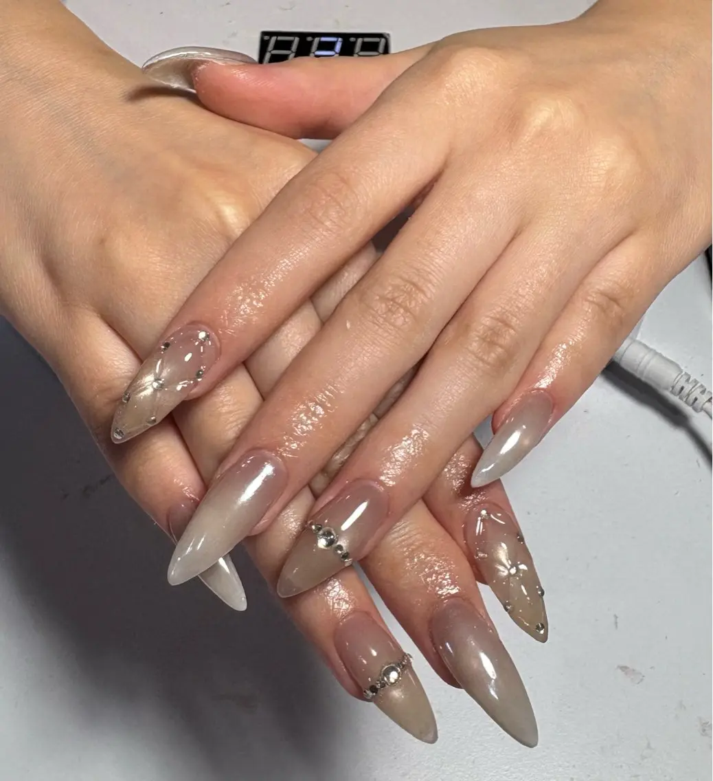 ネイル キラキラネイル マグネットネイル ミラーネイル 持ち込み シンプルネイル Ema Nail 豊中店ミキのネイルデザイン