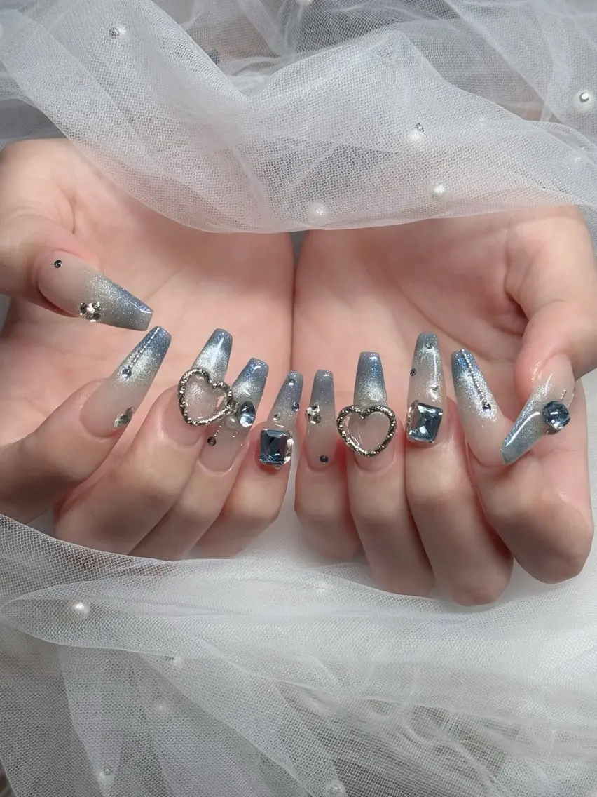 ネイル フレンチネイル ジェルネイル ガラスフレンチ ハロウィン ハート ハンドネイル H.baby Nail Salonのネイルデザイン