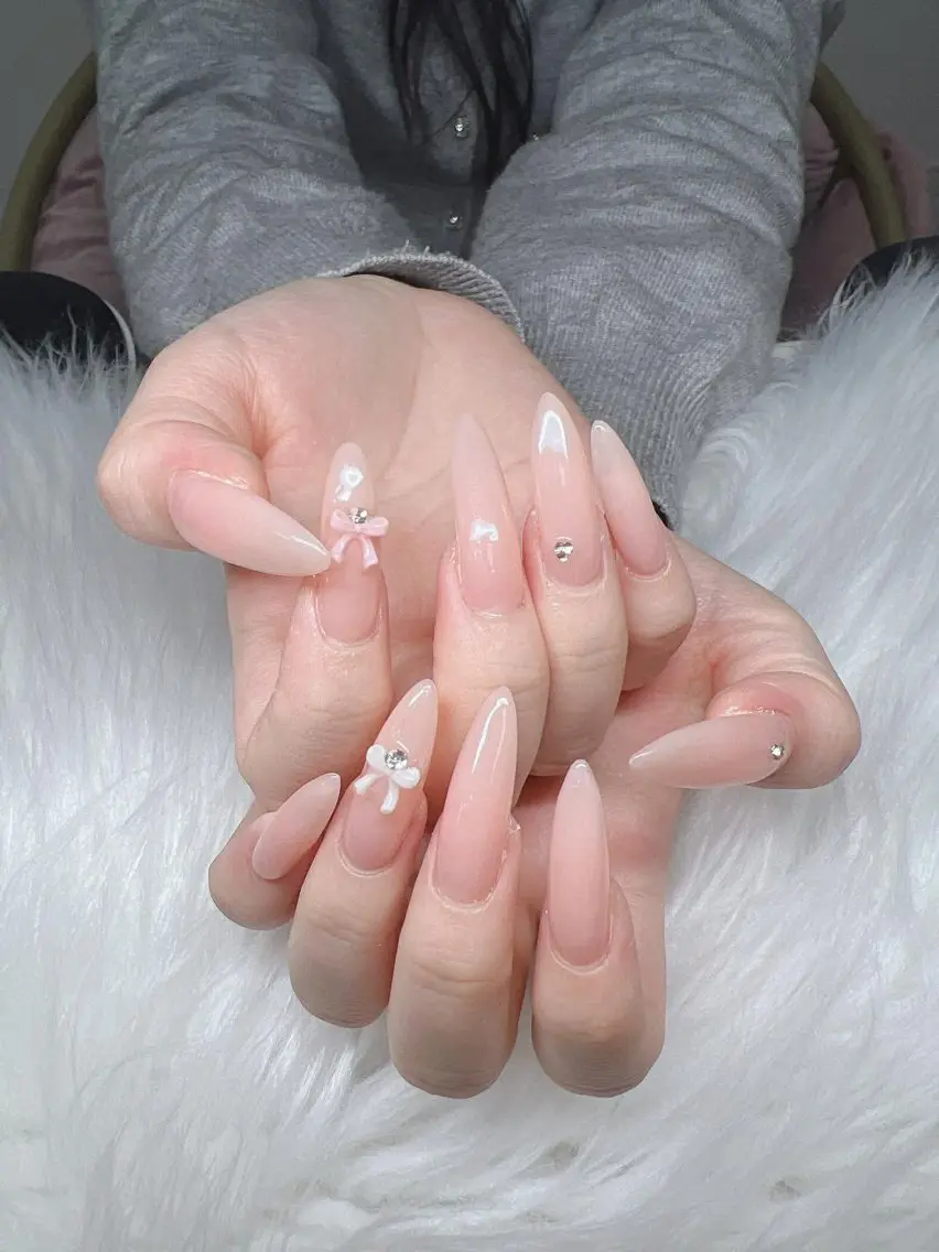 ネイル 長さ出し グラデーション 卒業式 キラキラネイル マグネットネイル Lee Nailsのネイルデザイン