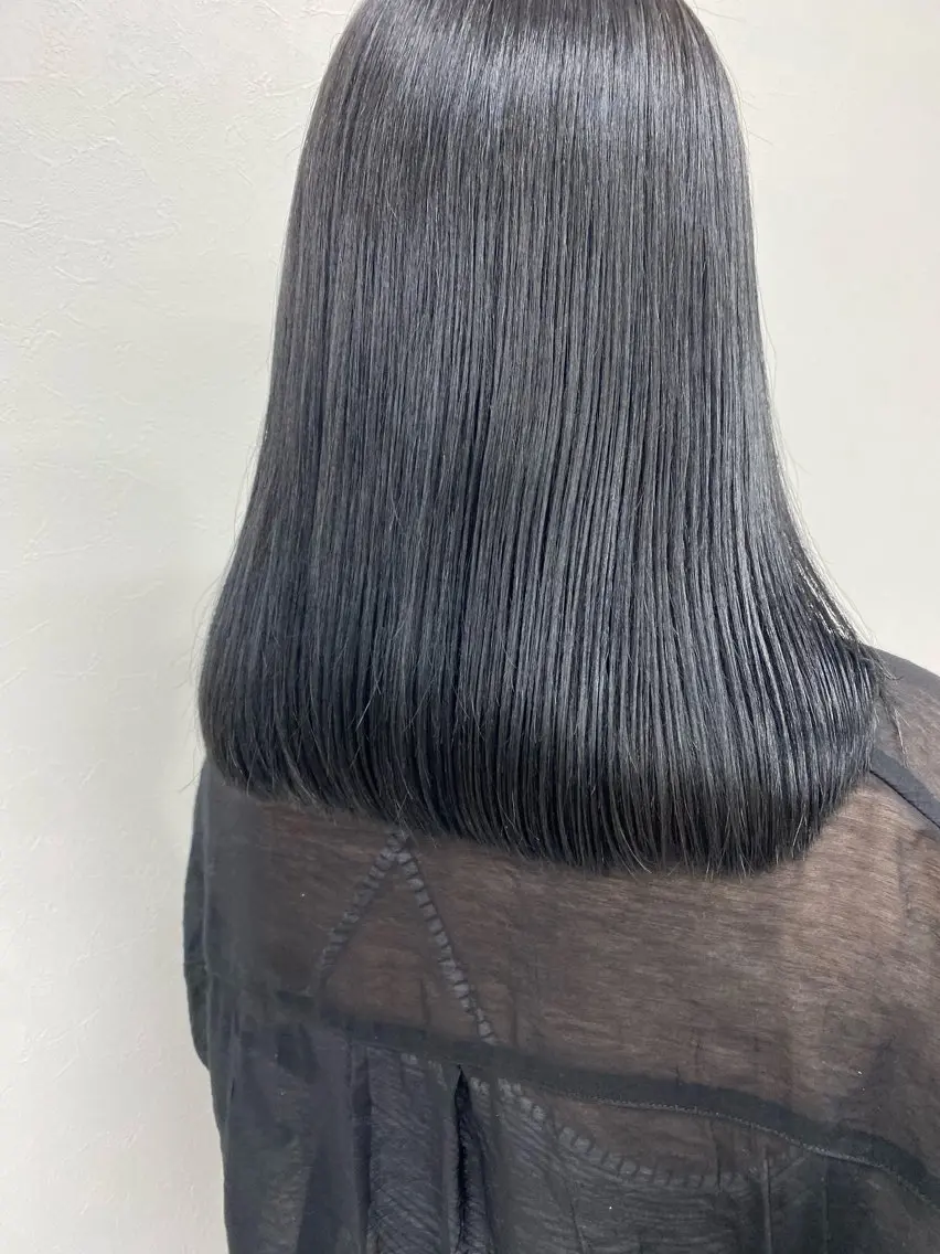 ミディアム カラー ブルーカラー ブルーラベンダー ラベンダーカラー 吉田 千洸のヘアスタイル