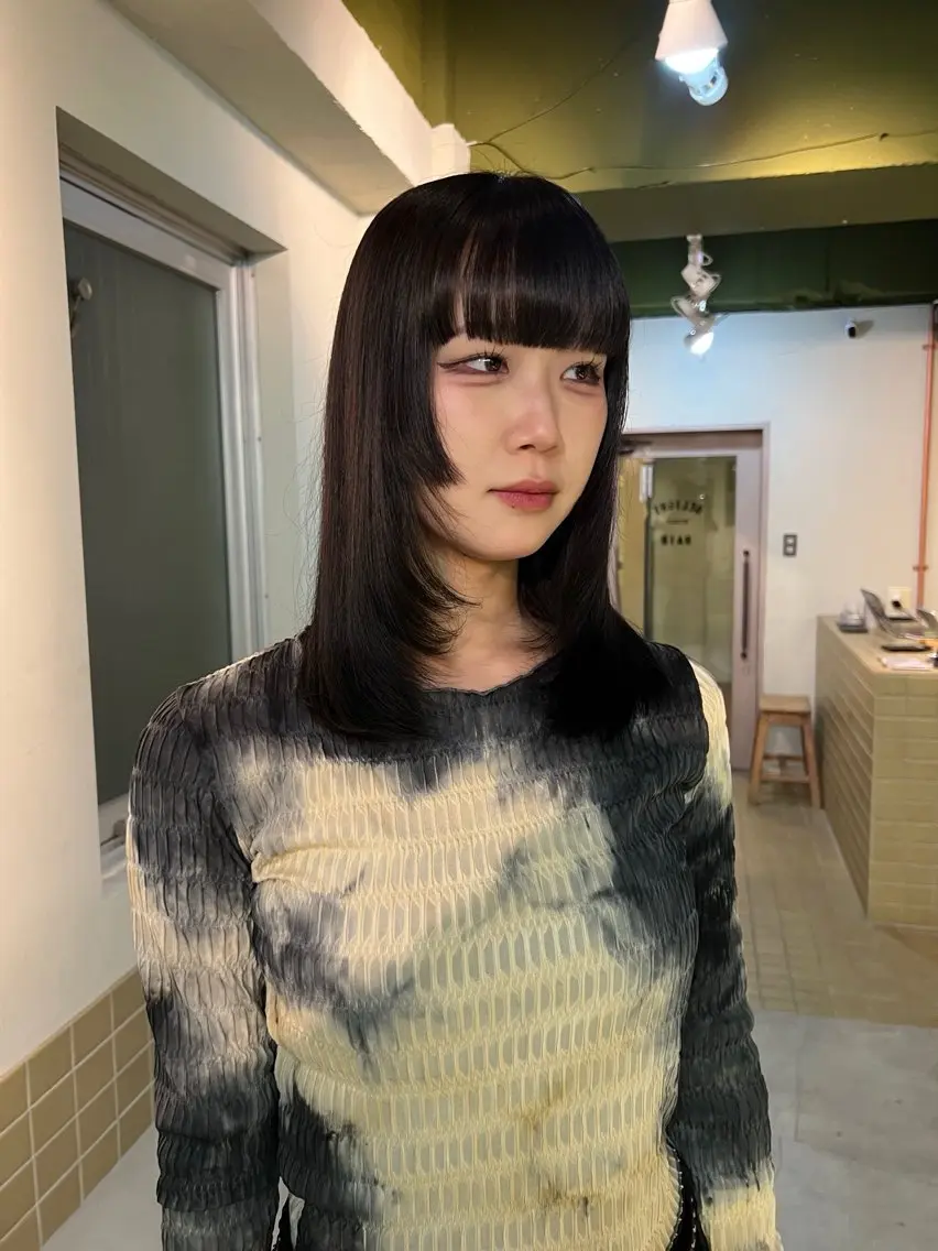 ミディアム 顔周りカット レイヤーカット イワマ ナツミのヘアスタイル