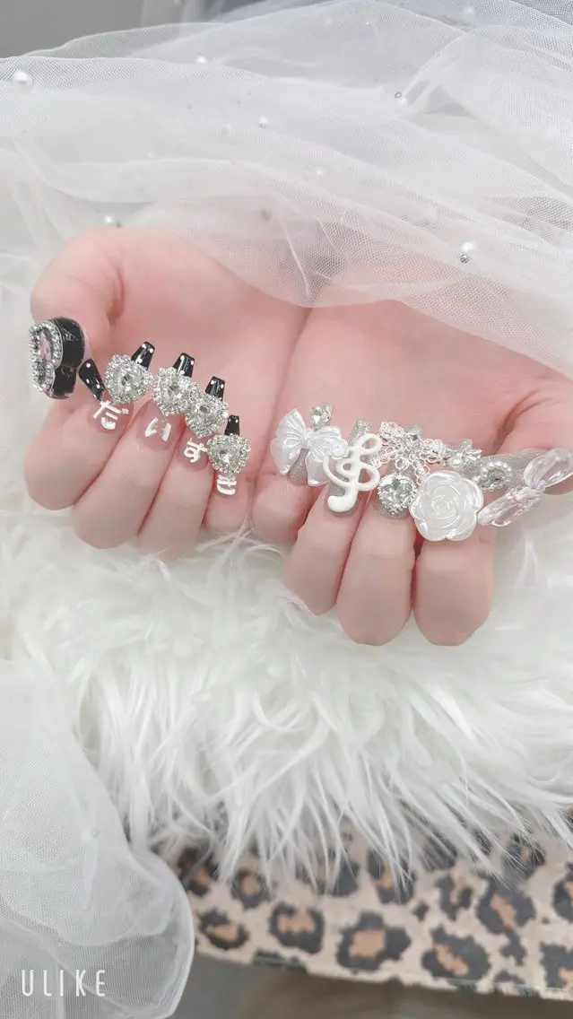 ネイル アートネイル オーロラネイル ボルドー チークネイル フレンチネイル ハンドネイル Sakura Nail Salonのネイルデザイン