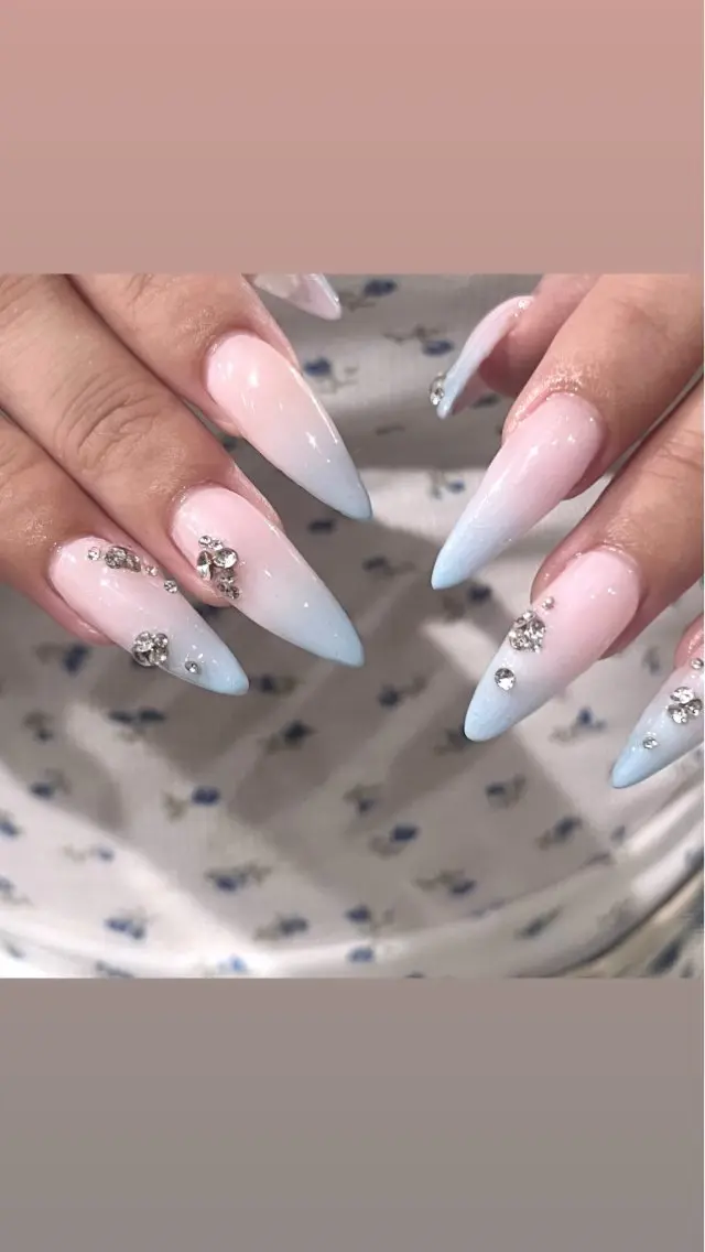 ネイル ハンドネイル 🧁fein. nana🩵のネイルデザイン