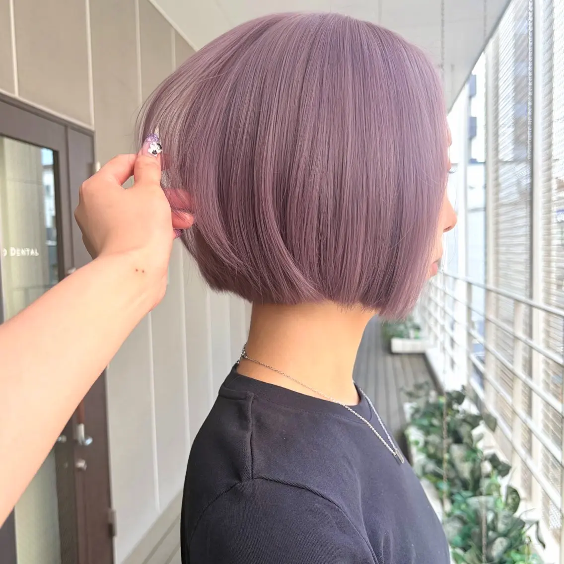 ショート カラー ブリーチ ヘアカラー トリートメント 💙レイヤーカット 寒色カラー💙のヘアスタイル
