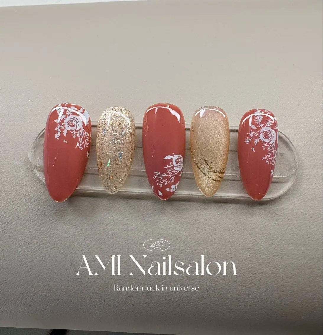 ミディアム ハンドネイル AMI Nailsalonのネイルデザイン